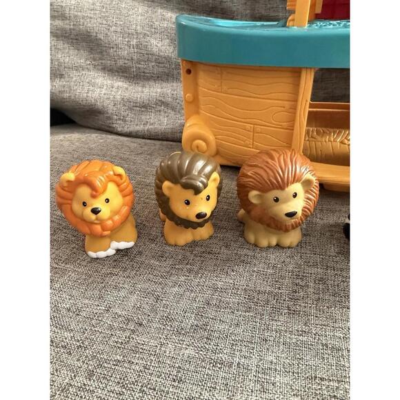 Fisher Price Little People Noahs Ark Set With 7 Animals - Picture 2 of 12